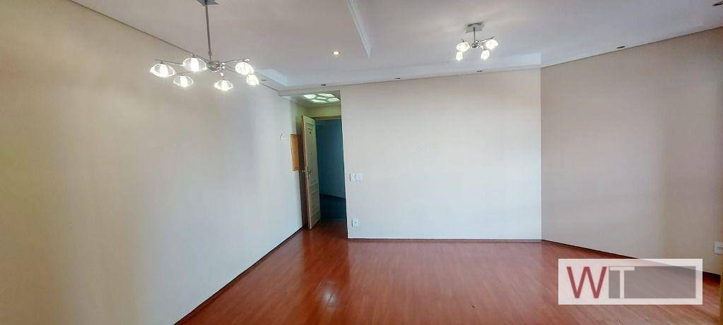 Apartamento para alugar com 3 quartos, 75m² - Foto 4