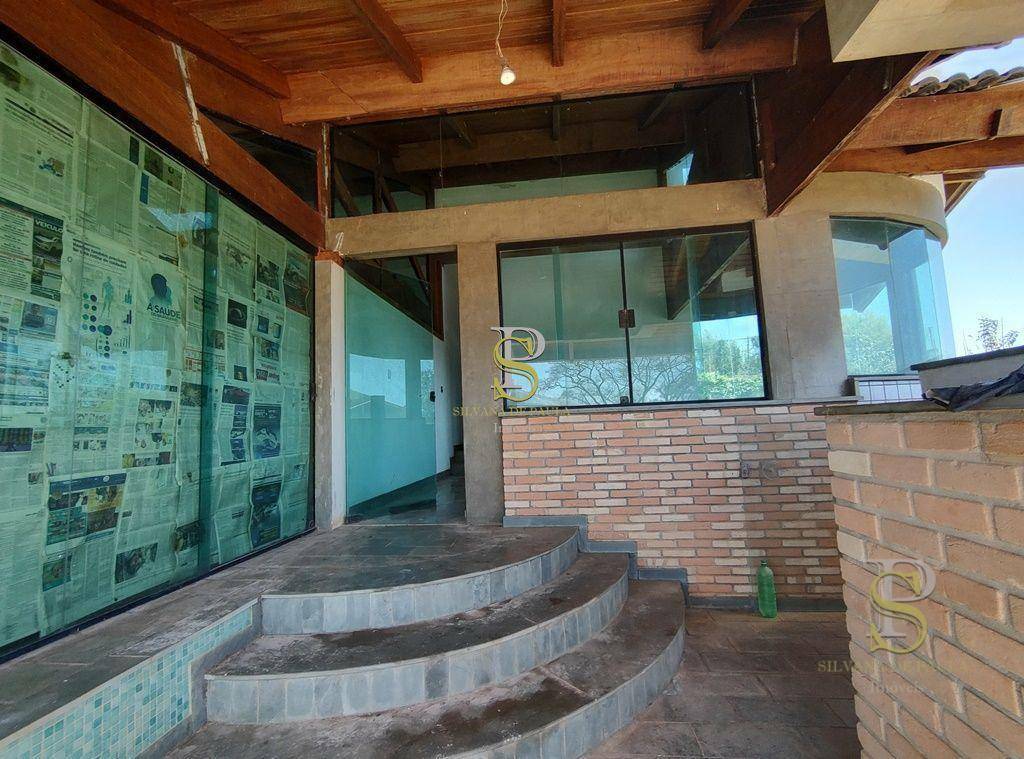 Chácara à venda com 6 quartos, 1600m² - Foto 4