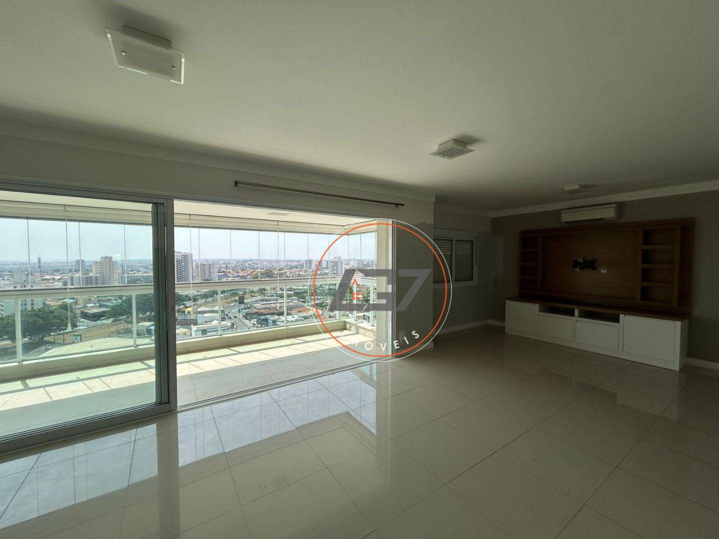 Apartamento, 3 quartos, 140 m² - Foto 1