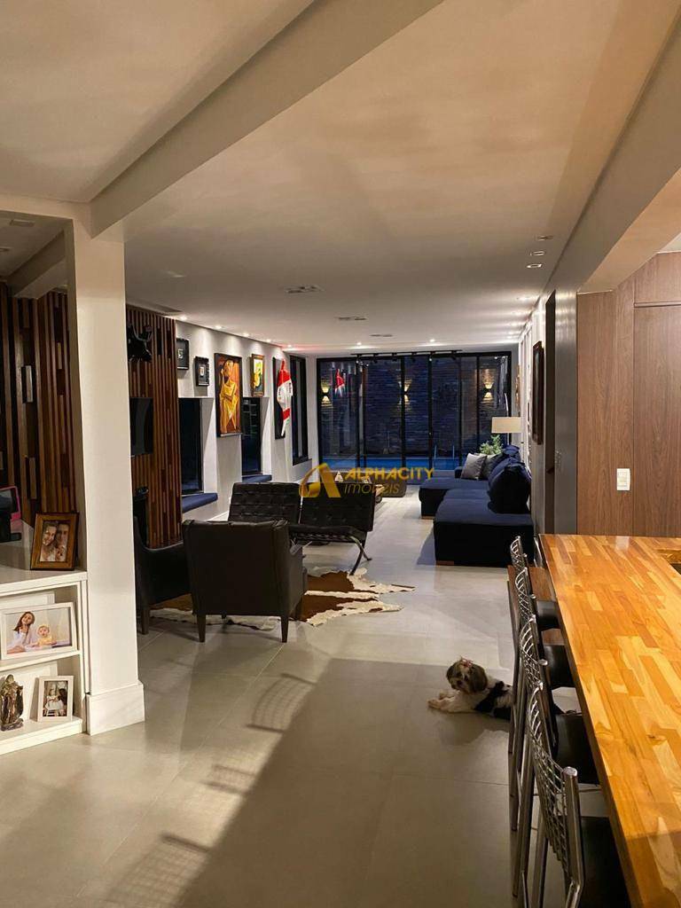 Casa de Condomínio à venda com 4 quartos, 331m² - Foto 4