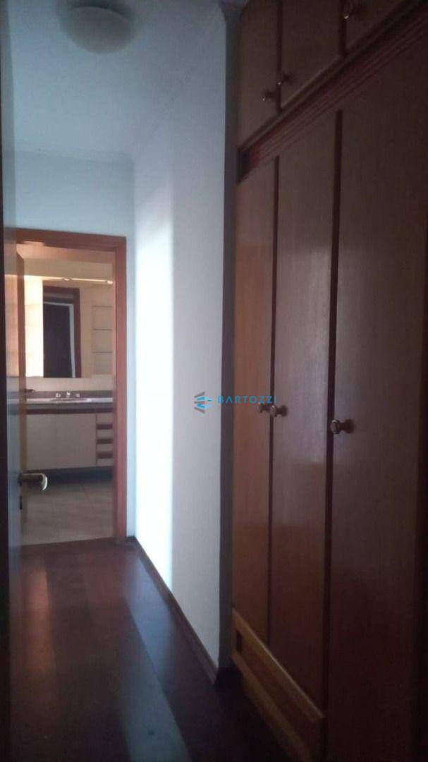 Apartamento para alugar com 4 quartos, 165m² - Foto 10