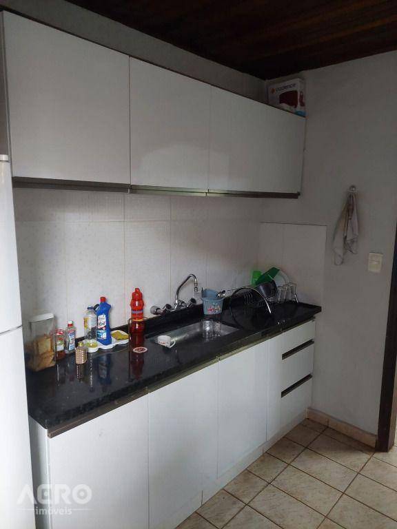 Casa à venda com 2 quartos, 160m² - Foto 12