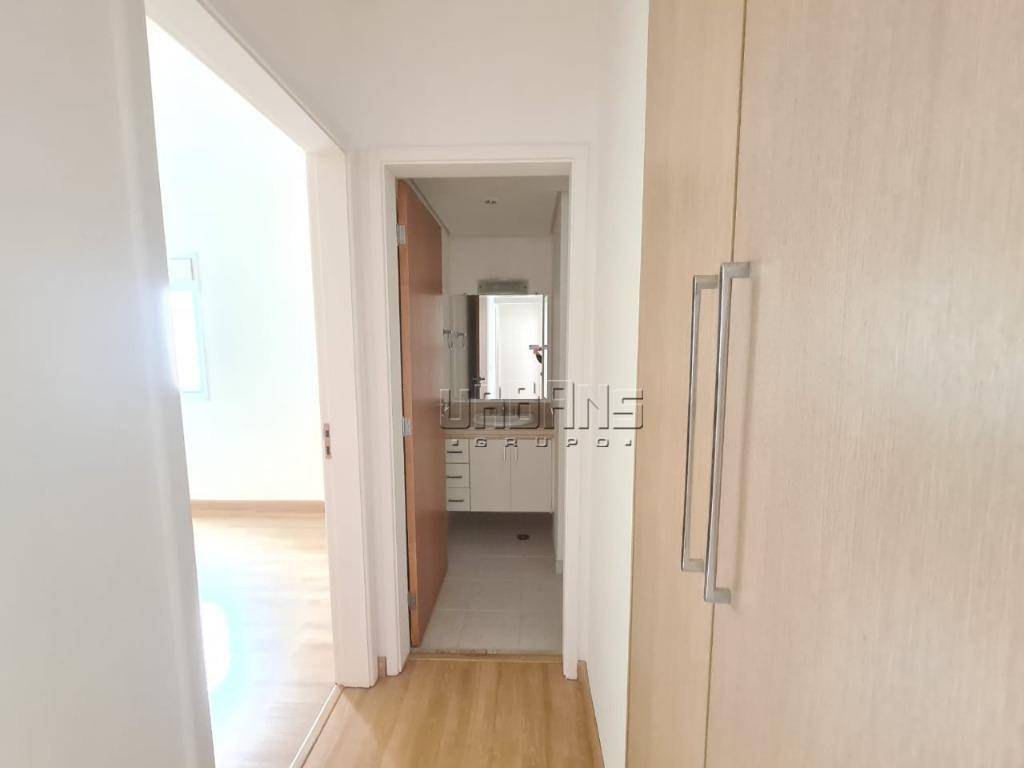 Apartamento para alugar com 3 quartos, 110m² - Foto 17