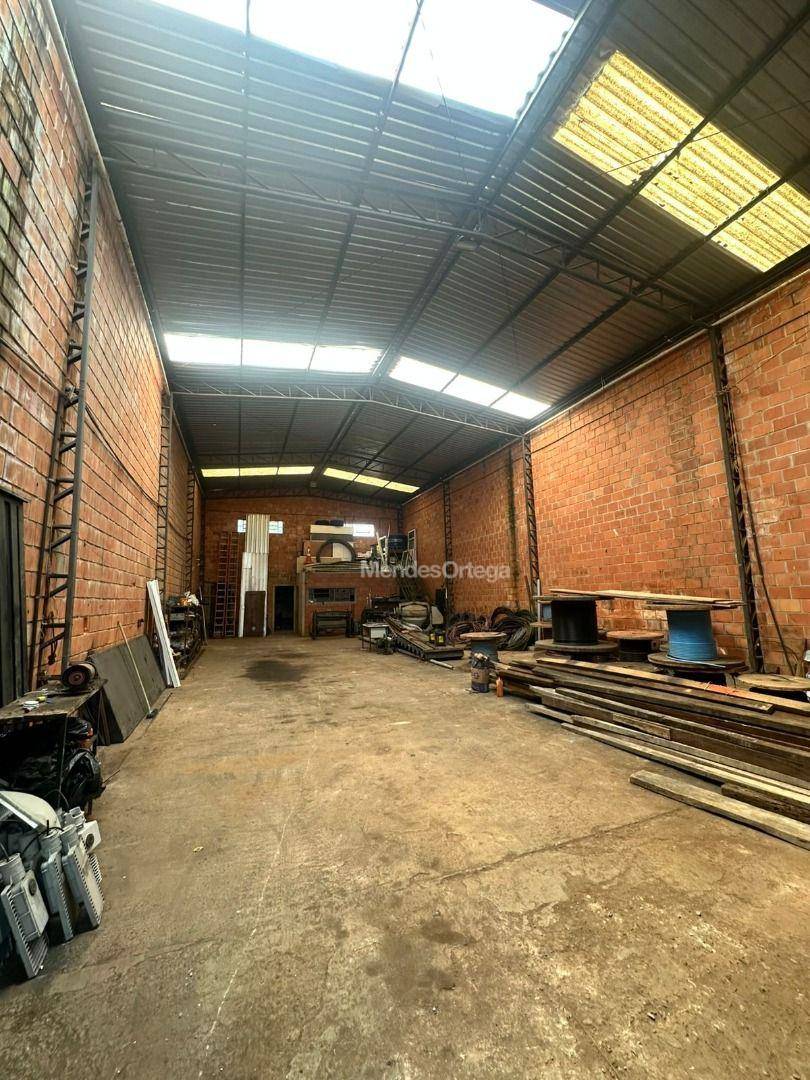Depósito-Galpão, 220 m² - Foto 2