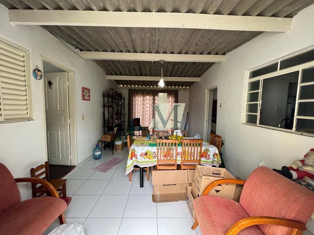 Casa à venda com 3 quartos, 300m² - Foto 4