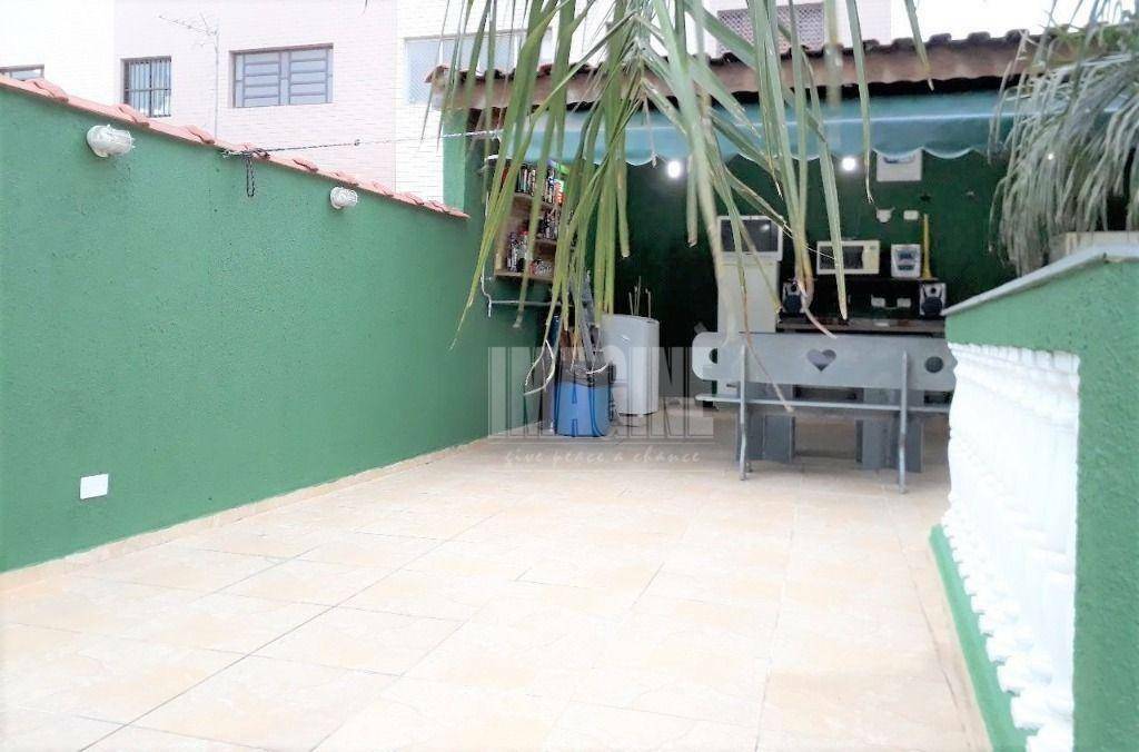 Casa à venda com 3 quartos, 220m² - Foto 2