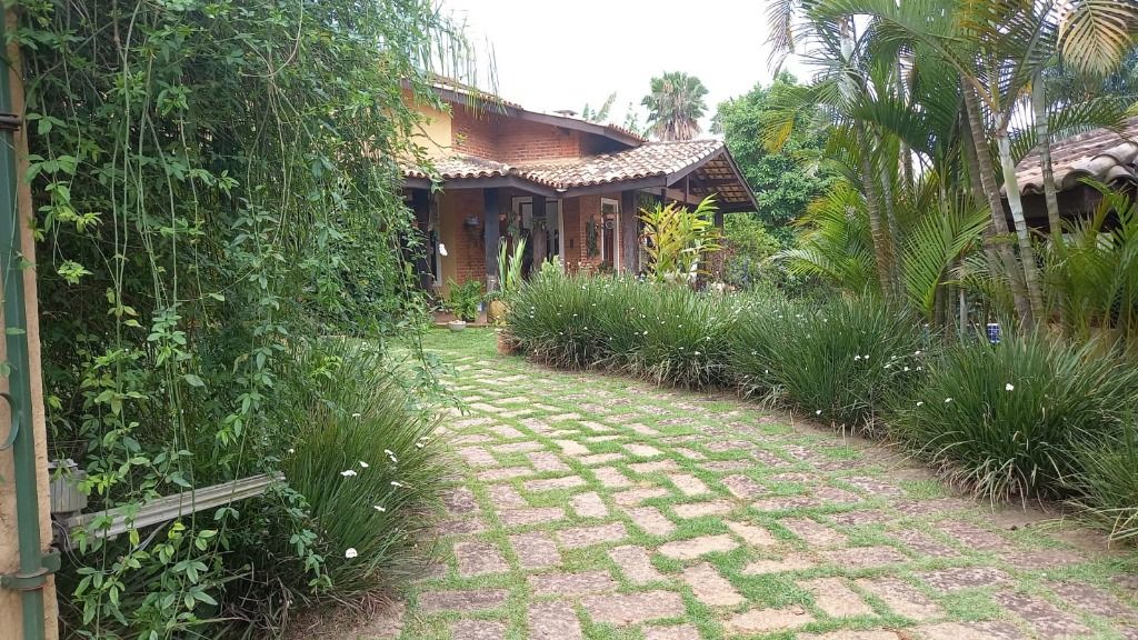 Casa de Condomínio à venda e aluguel com 4 quartos, 660m² - Foto 2