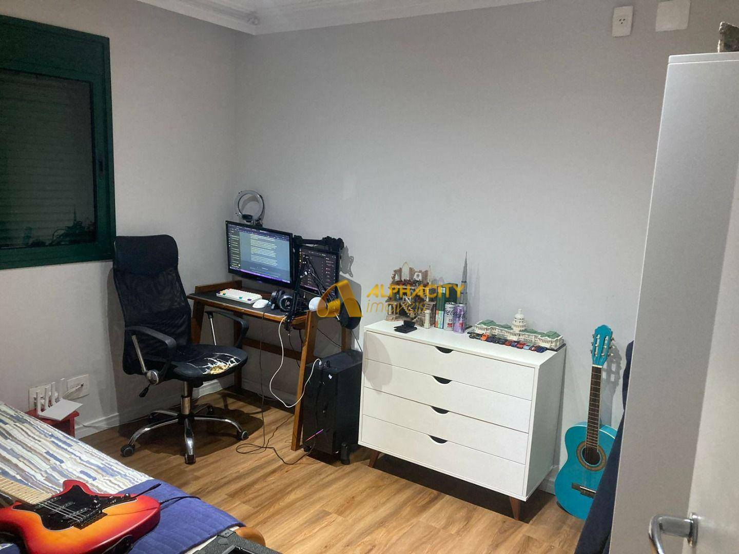 Apartamento à venda com 3 quartos, 99m² - Foto 4