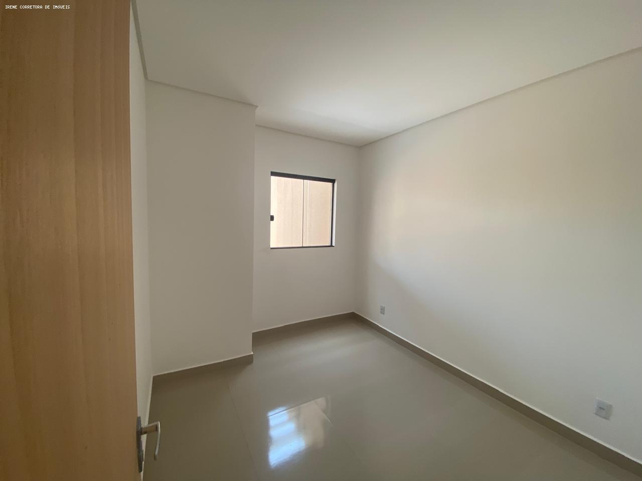 Casa à venda com 3 quartos, 210m² - Foto 7