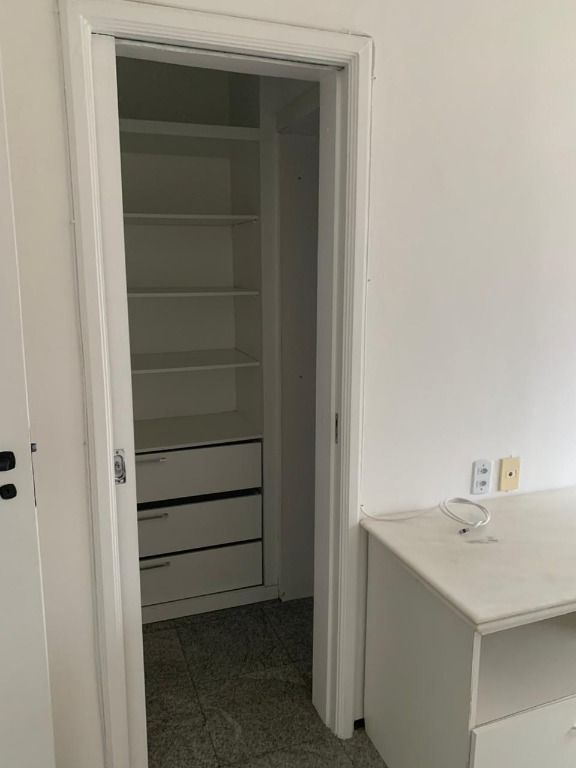 Apartamento à venda com 4 quartos, 200m² - Foto 15