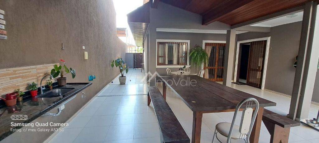 Casa de Condomínio à venda com 4 quartos, 207m² - Foto 15