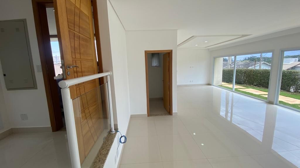 Casa à venda com 3 quartos, 300m² - Foto 7