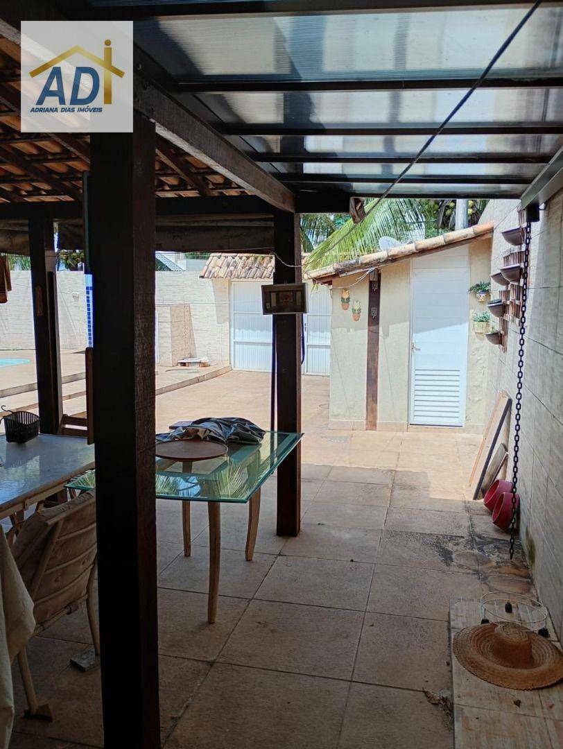 Casa de Condomínio à venda com 4 quartos, 180m² - Foto 2