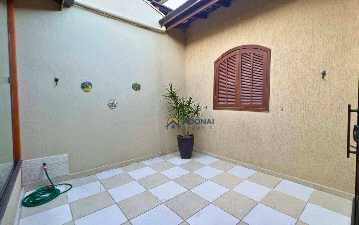 Casa à venda com 4 quartos, 300m² - Foto 15