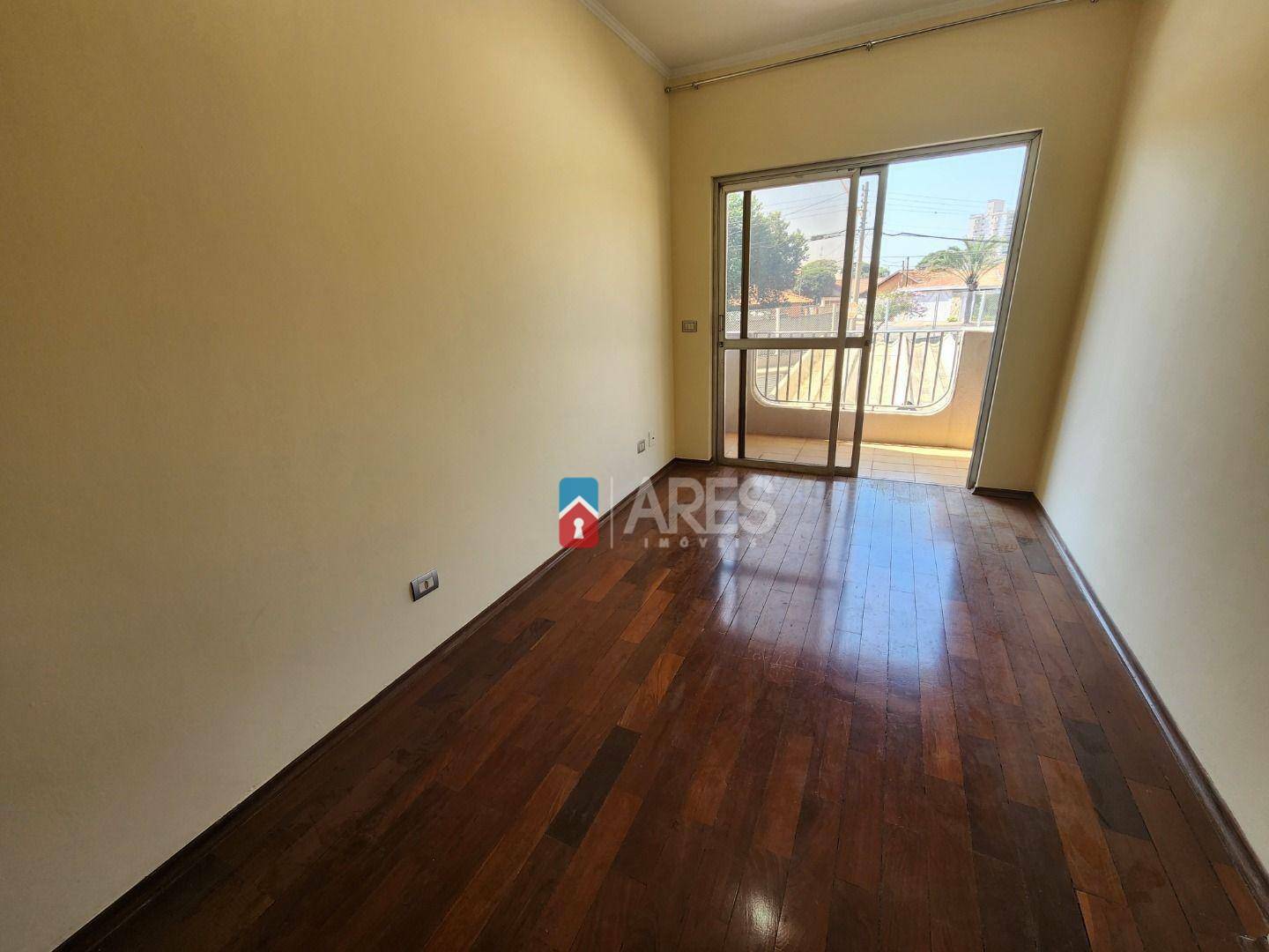 Apartamento à venda com 3 quartos, 100m² - Foto 2