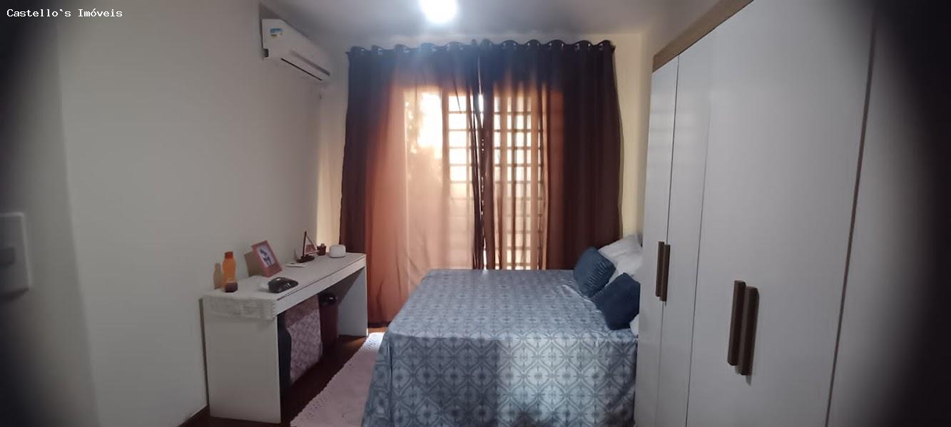 Casa de Condomínio à venda com 3 quartos, 201m² - Foto 4