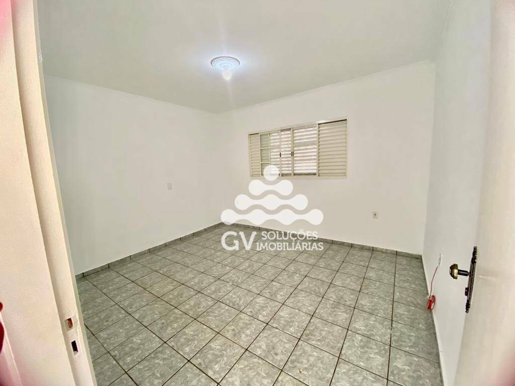 Casa para alugar com 3 quartos, 200m² - Foto 25