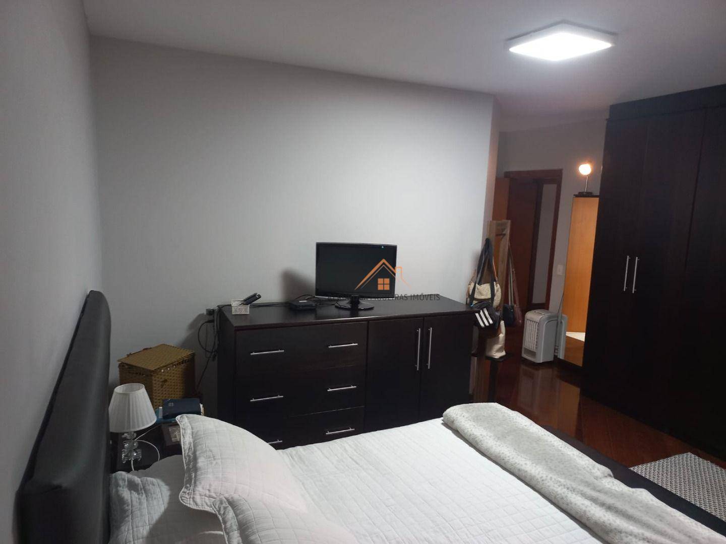 Apartamento à venda com 3 quartos, 172m² - Foto 23