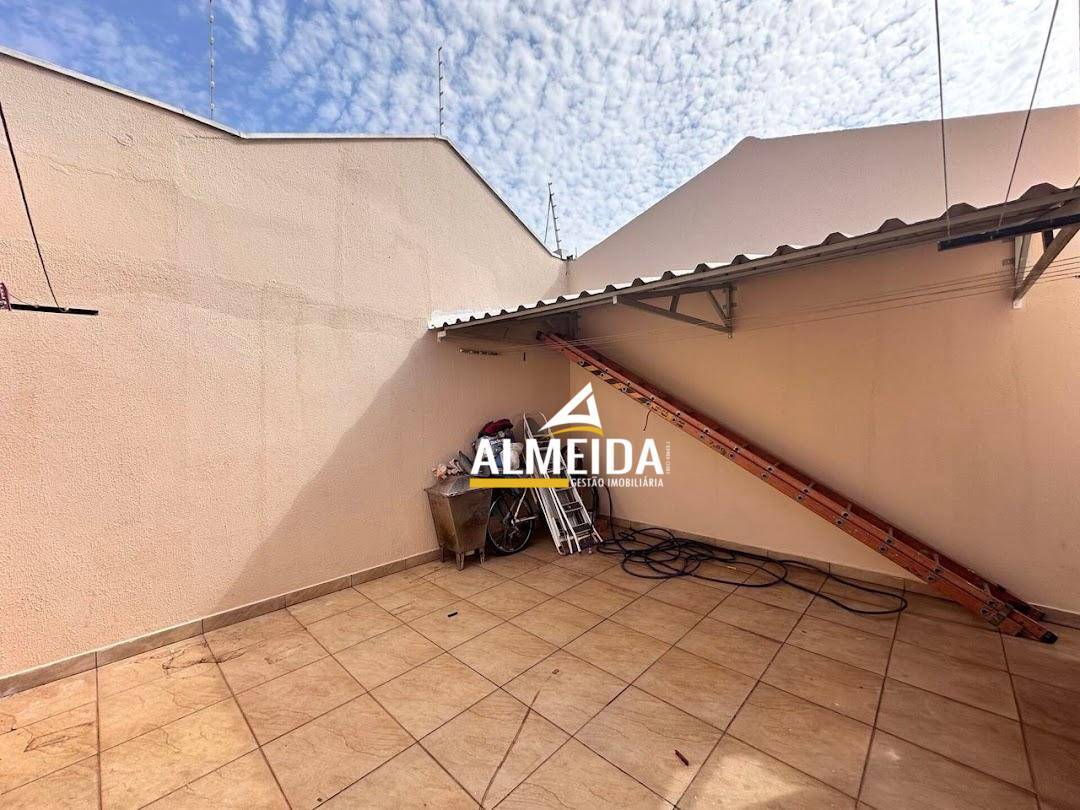 Casa, 3 quartos, 122 m² - Foto 3