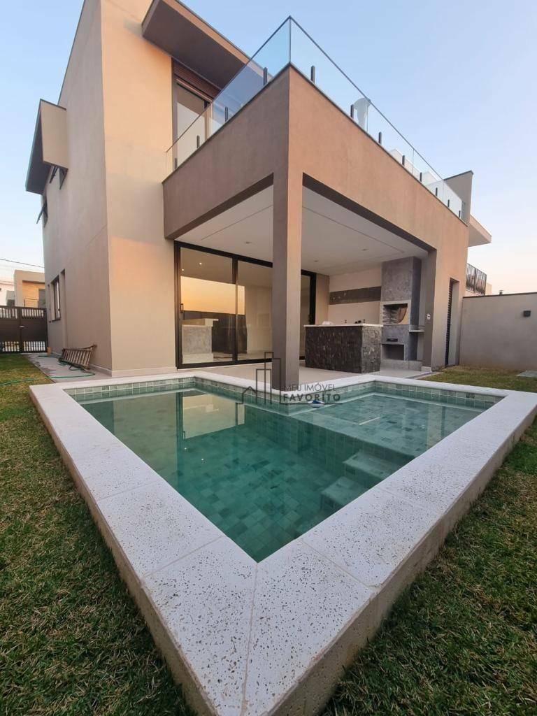 Casa à venda com 3 quartos, 210m² - Foto 1