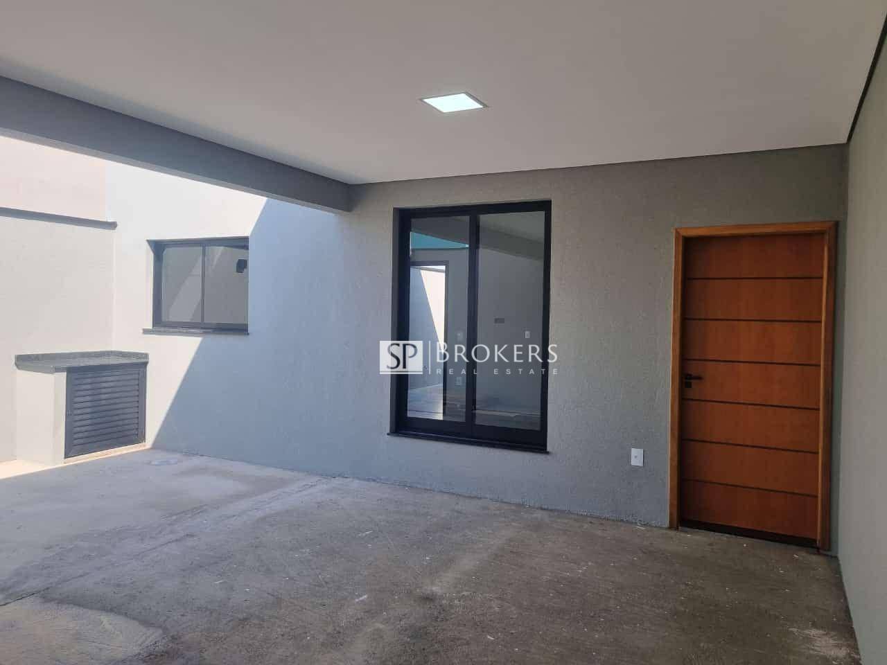 Casa à venda com 2 quartos, 100m² - Foto 1