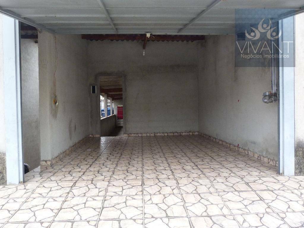 Casa à venda com 3 quartos, 224m² - Foto 2