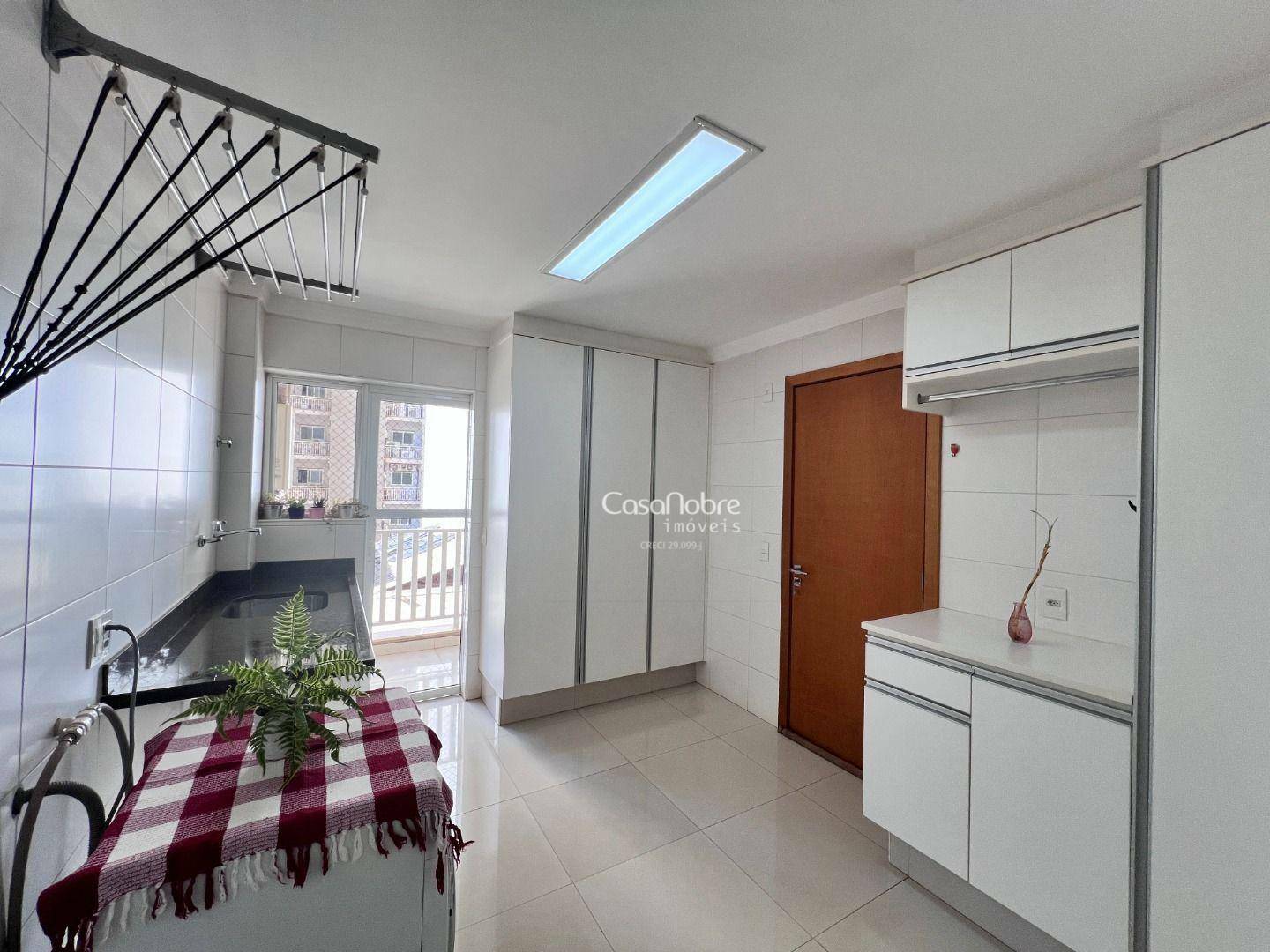 Apartamento à venda com 3 quartos, 202m² - Foto 23