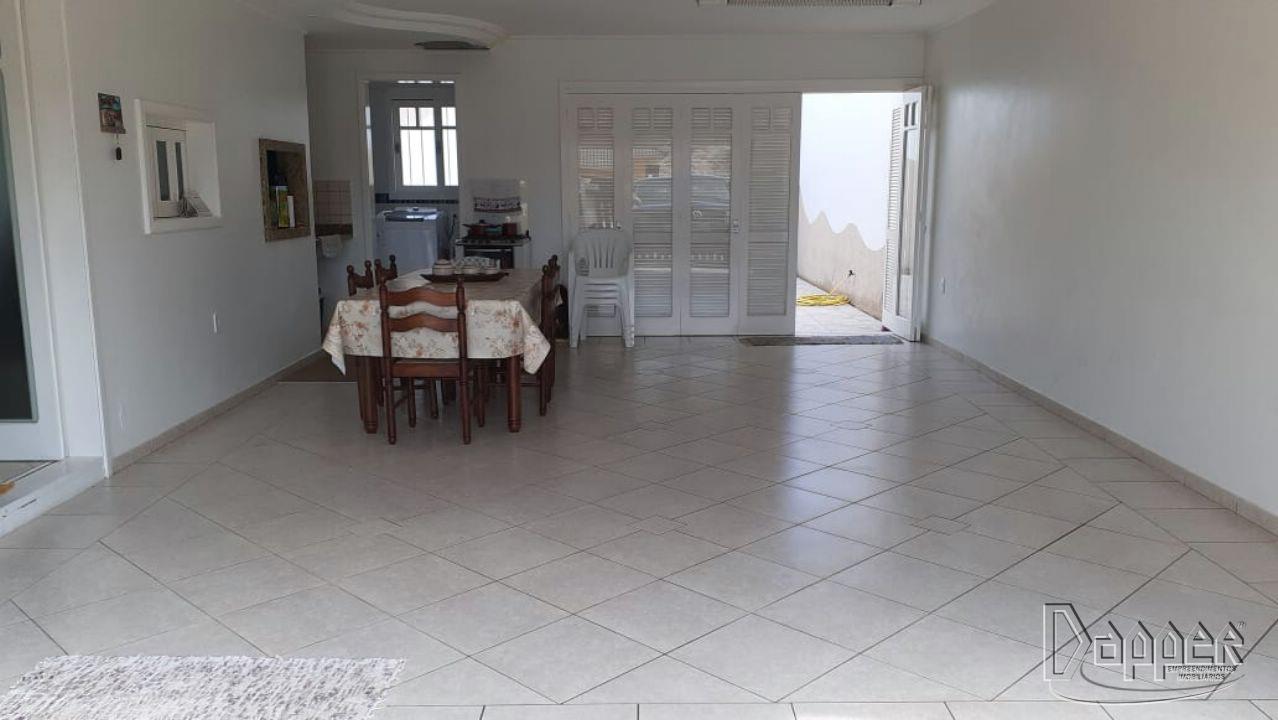 Casa à venda com 3 quartos, 250m² - Foto 10