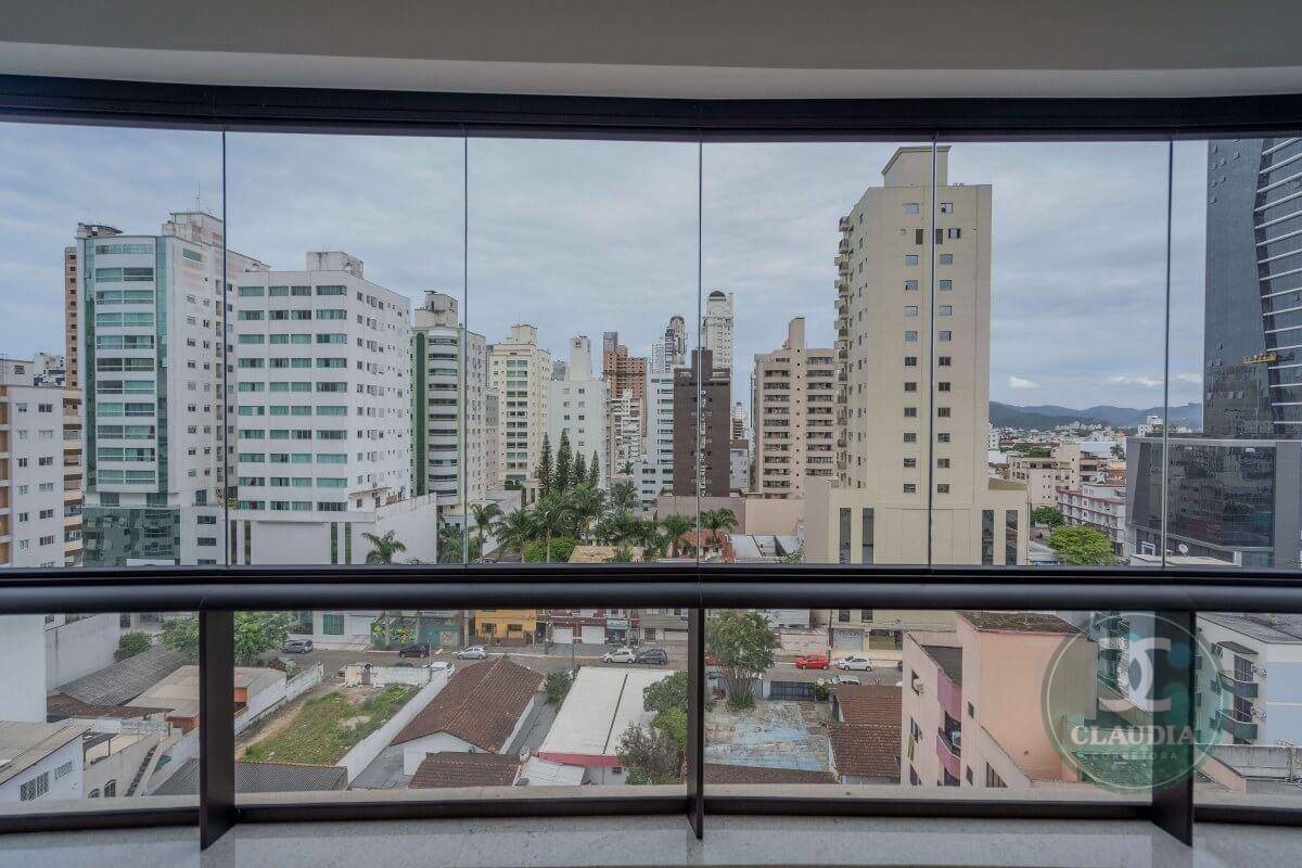 Apartamento à venda com 3 quartos, 206m² - Foto 20