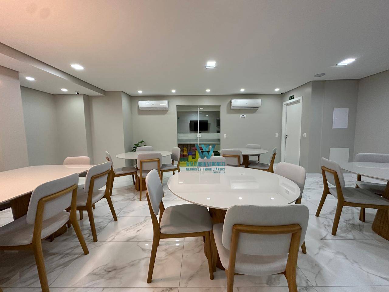 Apartamento à venda com 2 quartos, 67m² - Foto 7