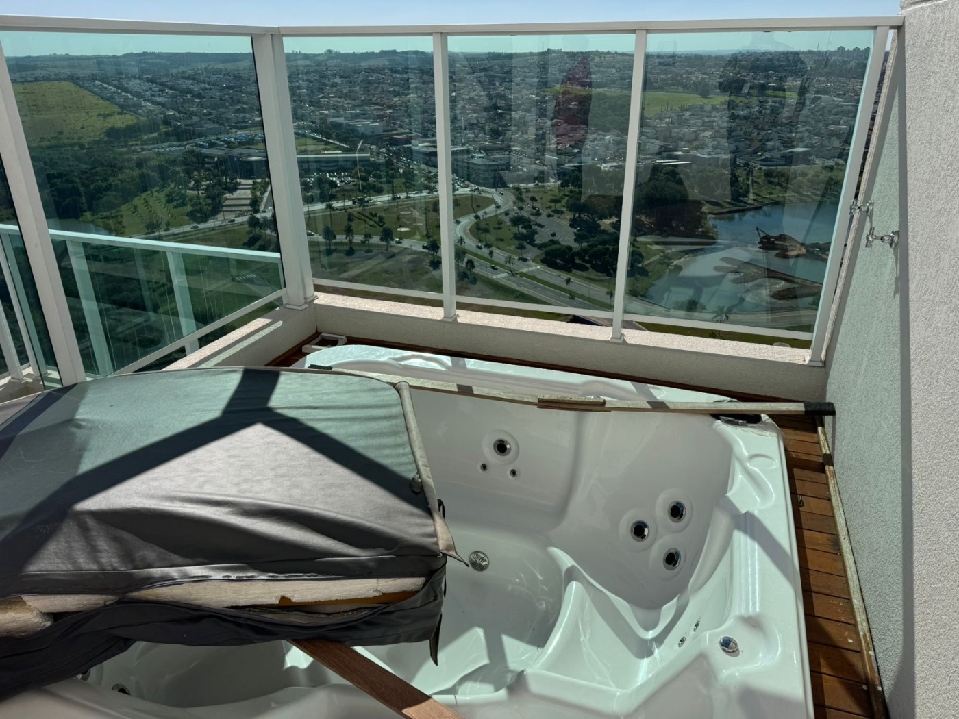 Cobertura para alugar com 5 quartos, 237m² - Foto 2
