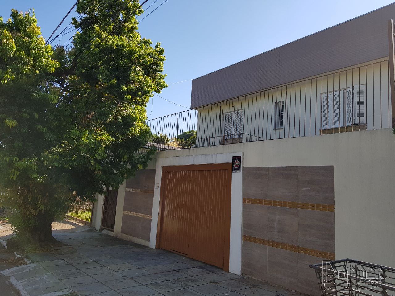 Casa à venda com 3 quartos, 112m² - Foto 1