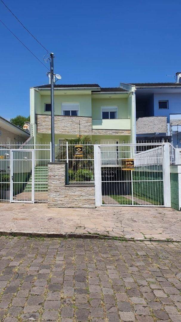 Casa à venda com 3 quartos, 224m² - Foto 1