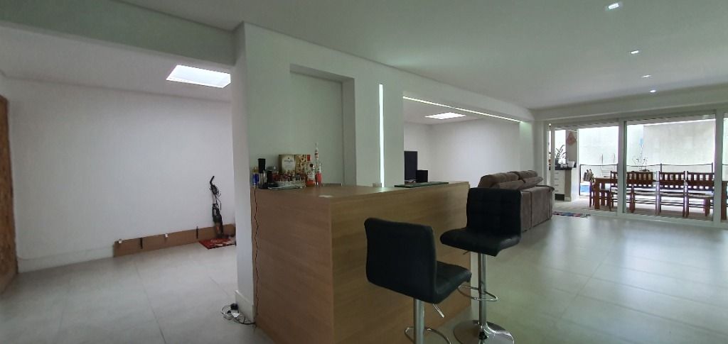 Casa de Condomínio à venda com 4 quartos, 310m² - Foto 16