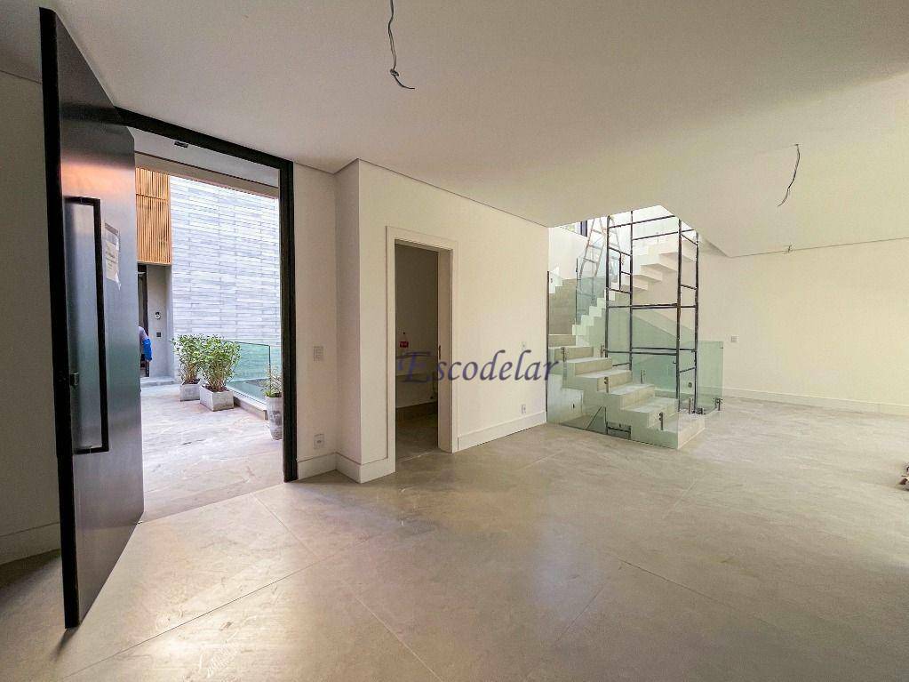 Casa à venda com 4 quartos, 635m² - Foto 4