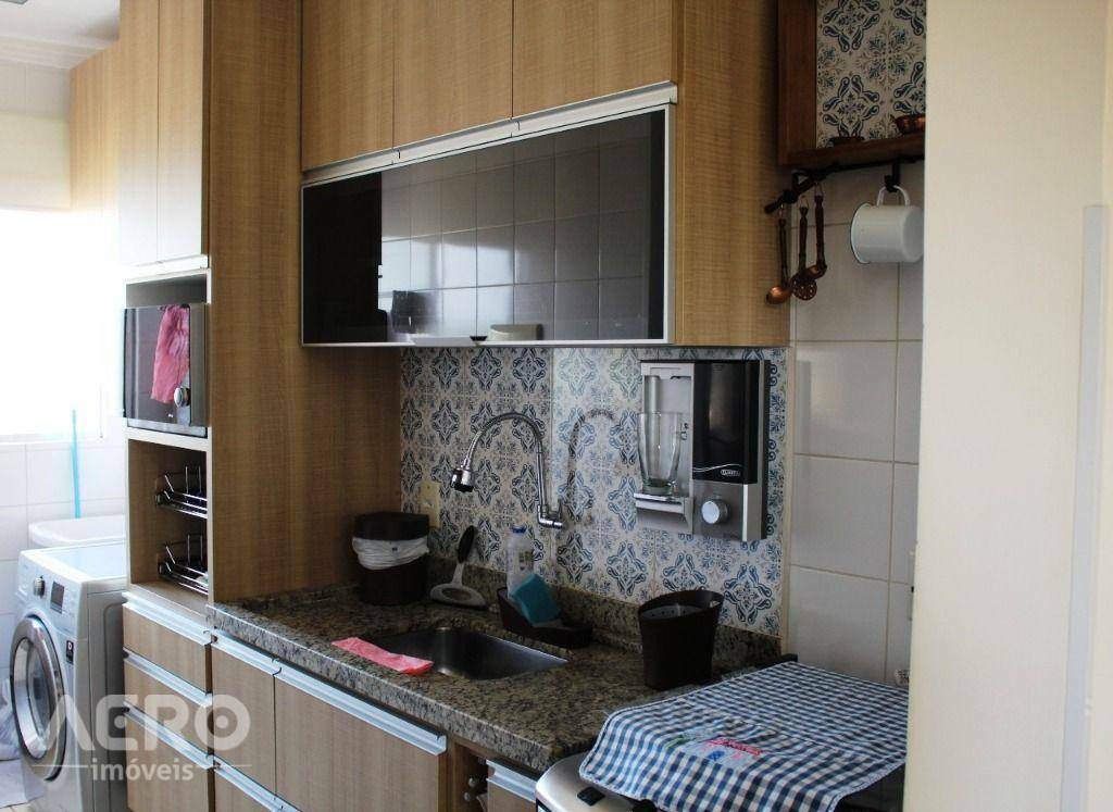 Apartamento à venda com 2 quartos, 56m² - Foto 1