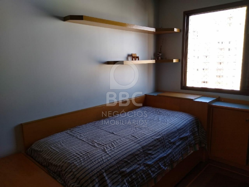 Apartamento à venda com 3 quartos, 150m² - Foto 17