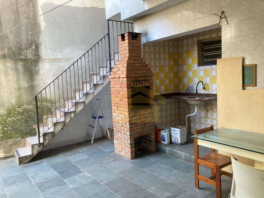 Casa à venda e aluguel com 3 quartos, 145m² - Foto 11