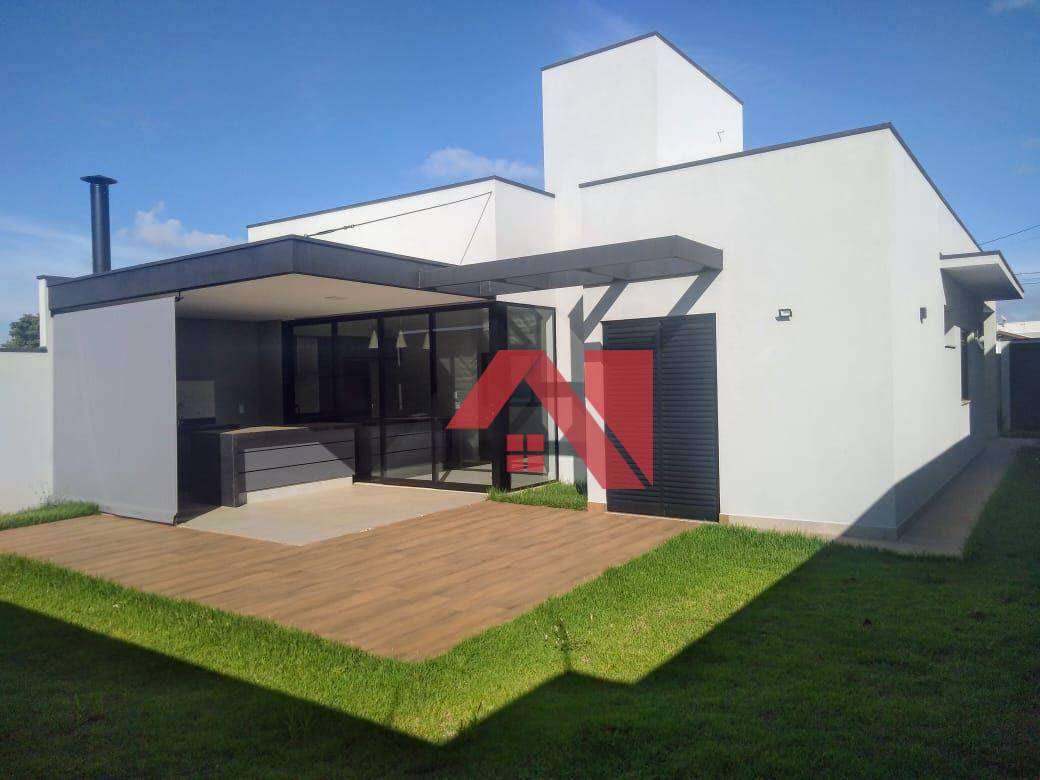 Casa à venda com 3 quartos, 140m² - Foto 1