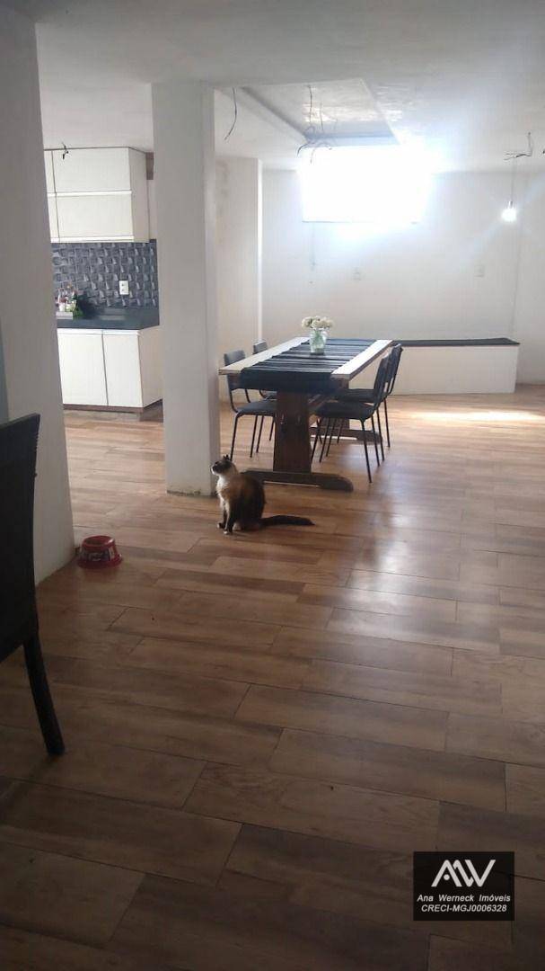 Casa à venda com 5 quartos, 168m² - Foto 11