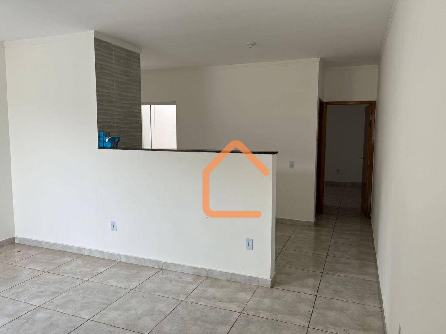 Casa à venda com 2 quartos, 60m² - Foto 2