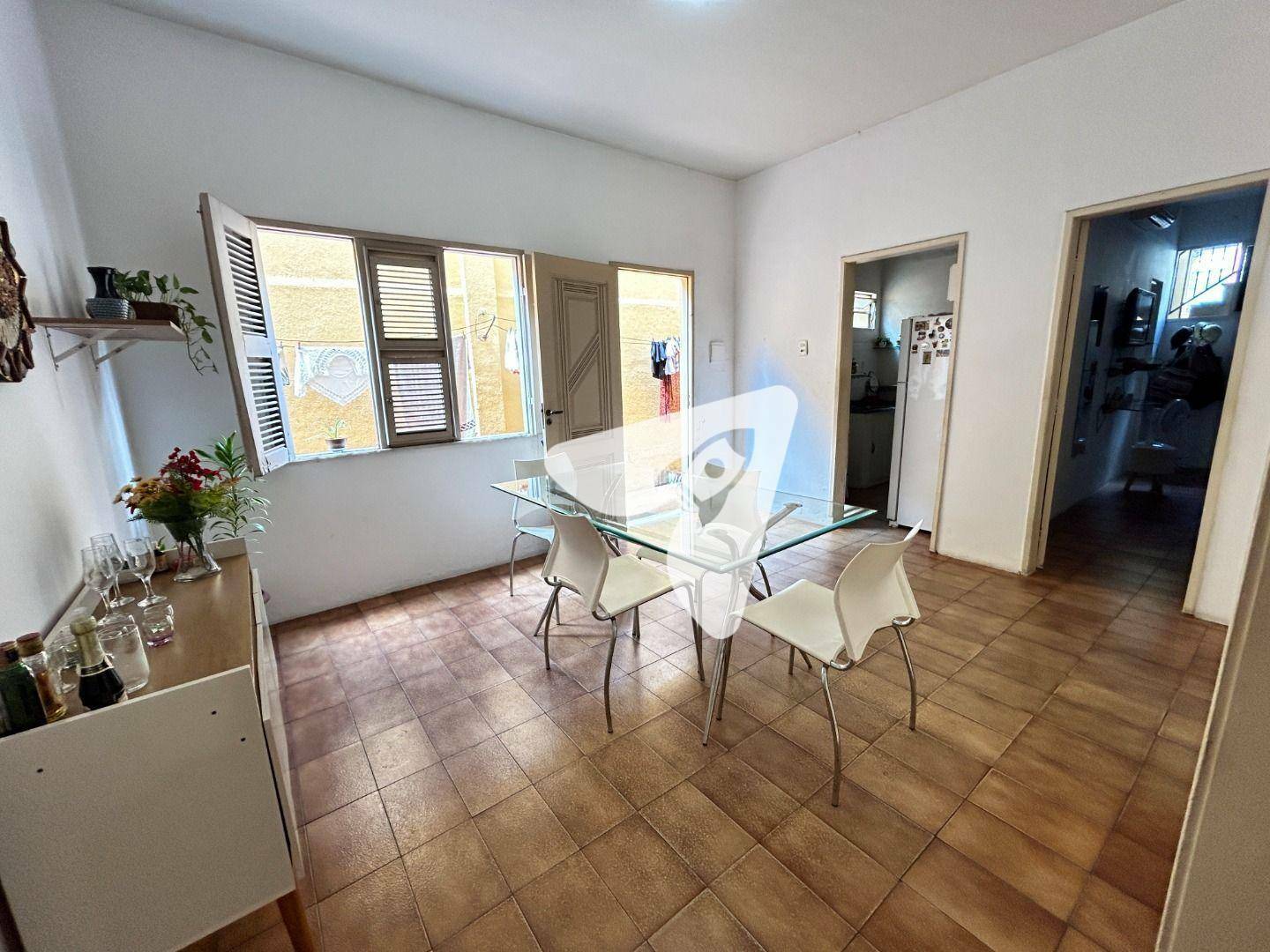 Casa à venda com 8 quartos, 342m² - Foto 21