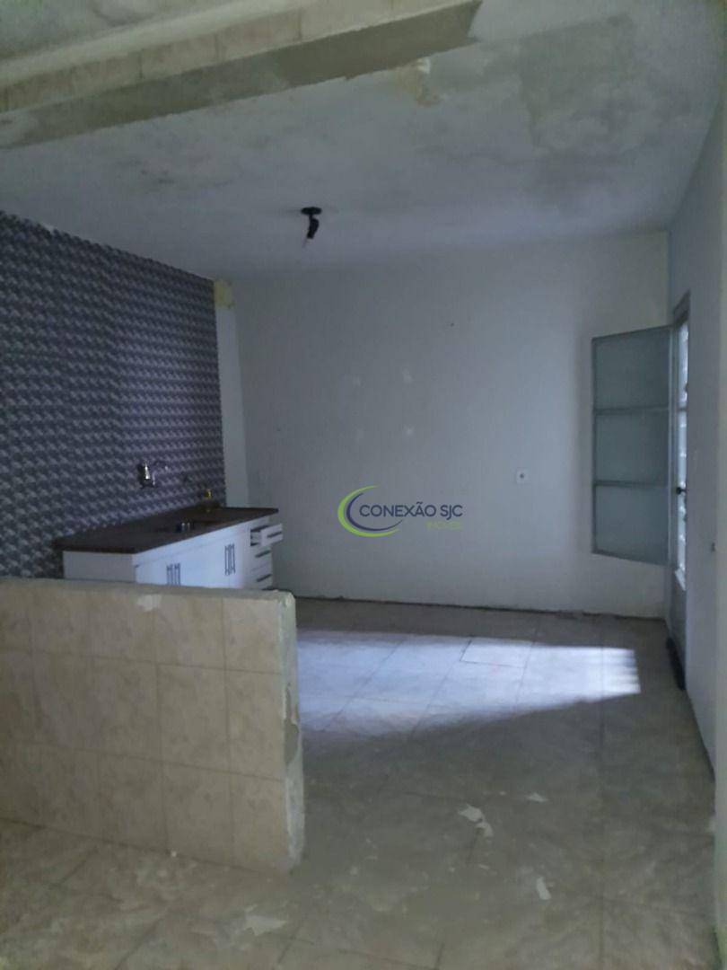 Casa à venda com 3 quartos, 70m² - Foto 11