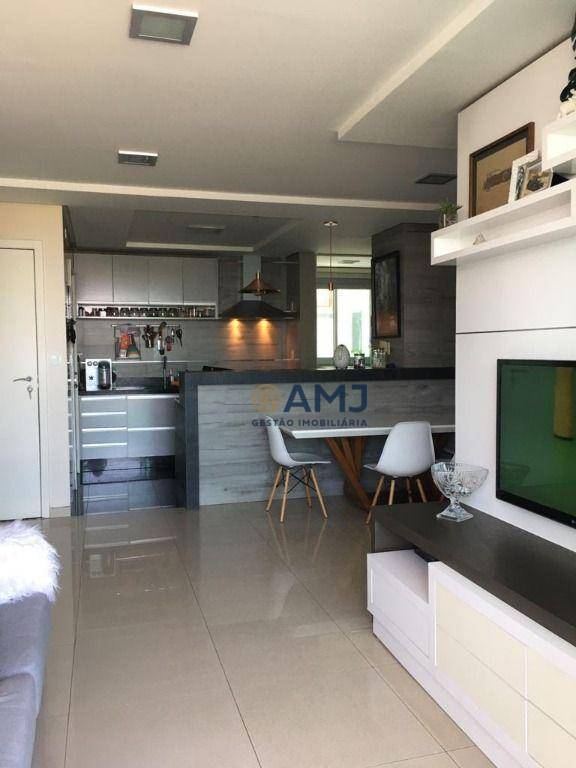 Apartamento à venda com 3 quartos, 95m² - Foto 1