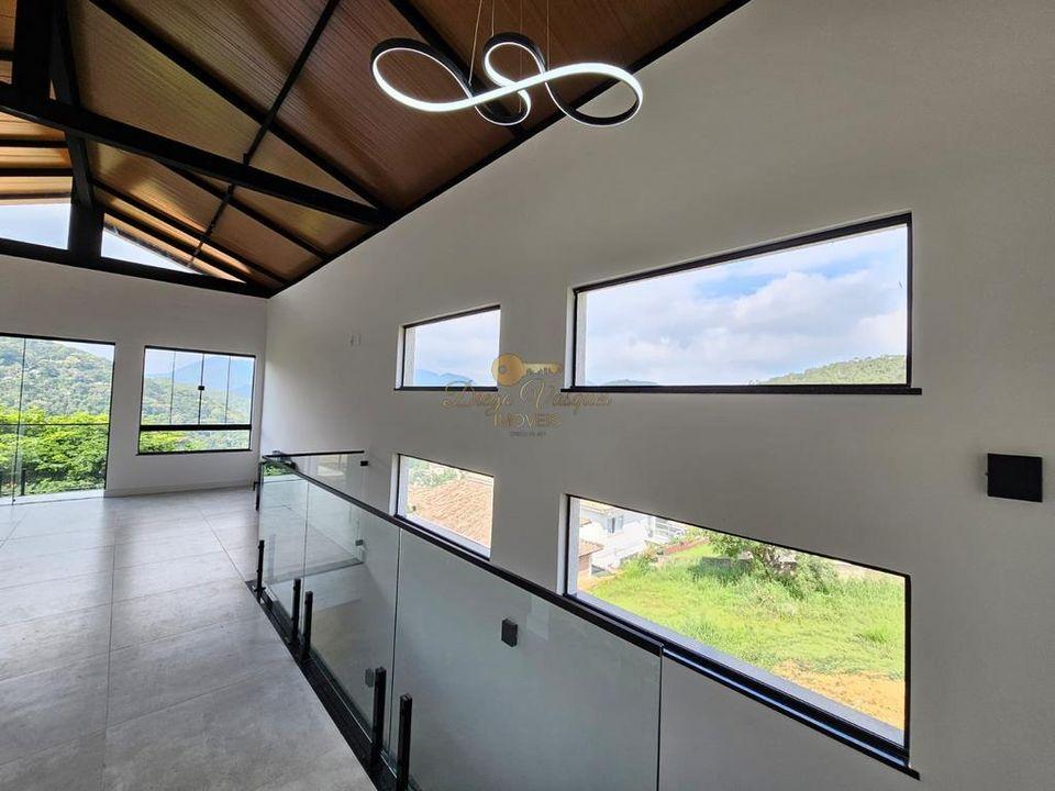 Casa de Condomínio à venda com 3 quartos, 221m² - Foto 3