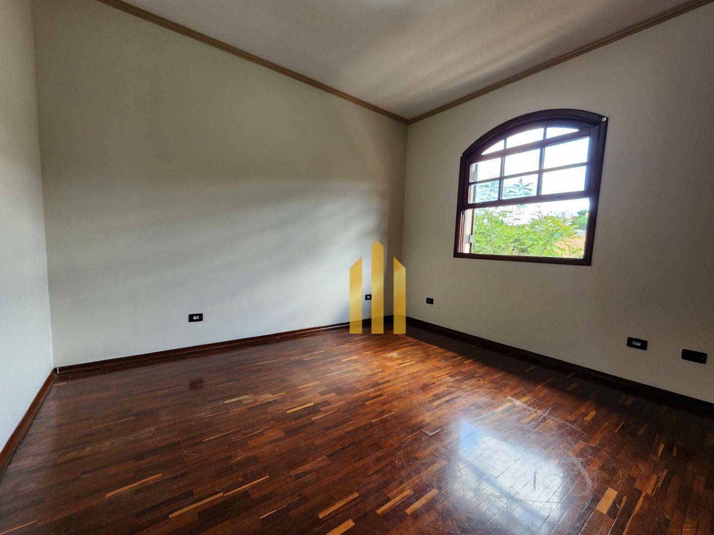 Sobrado à venda e aluguel com 4 quartos, 172m² - Foto 32