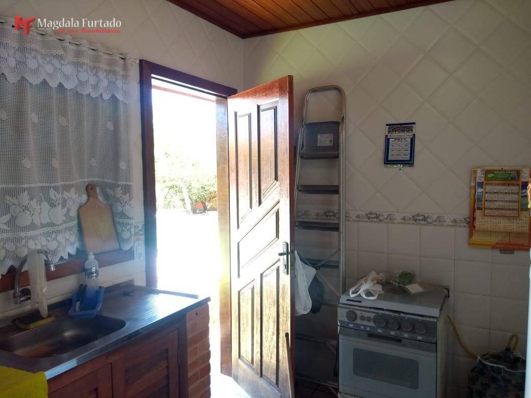 Casa à venda com 3 quartos, 200m² - Foto 2