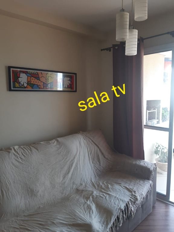 Apartamento à venda com 3 quartos, 70m² - Foto 2