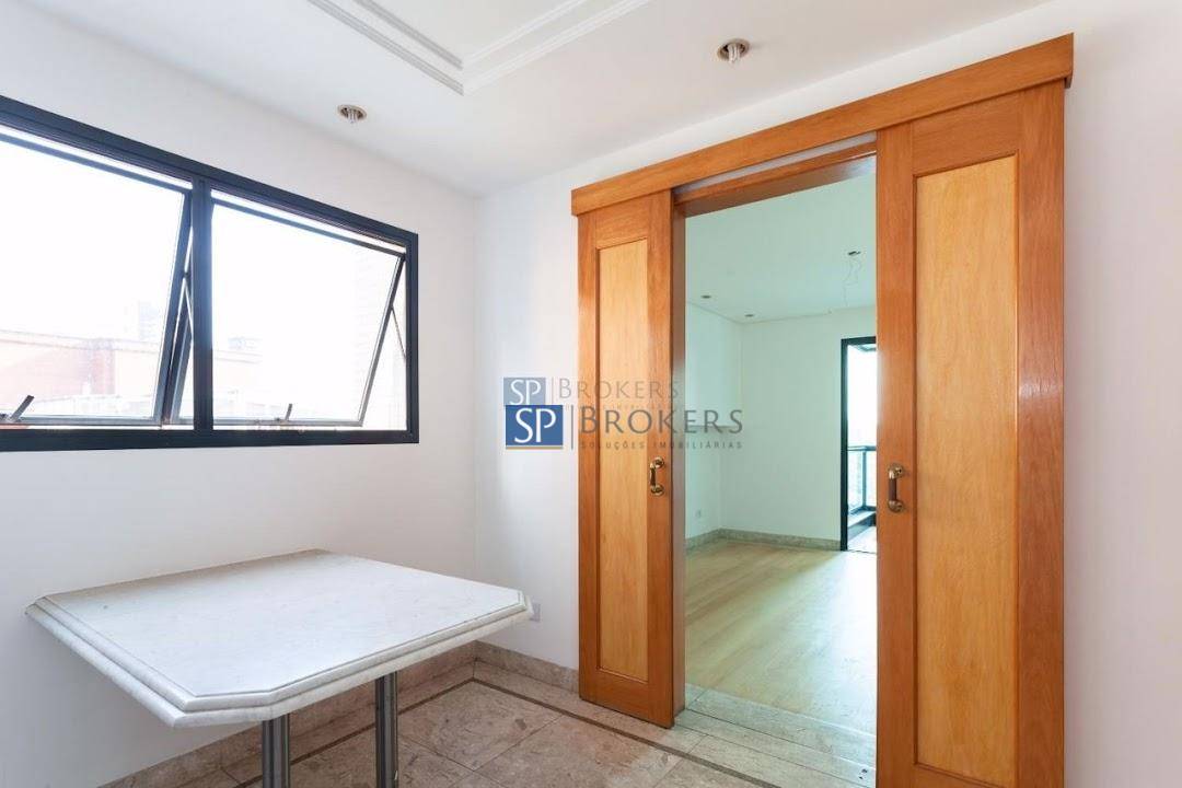 Apartamento à venda com 4 quartos, 202m² - Foto 15