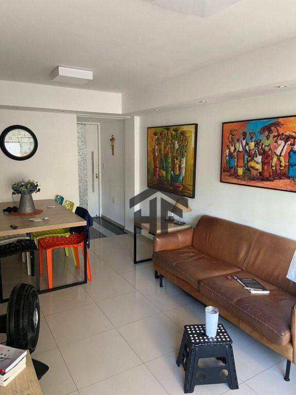 Apartamento à venda com 2 quartos, 70m² - Foto 2